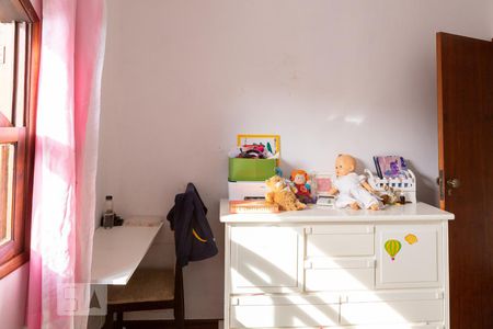 Casa à venda com 275m², 6 quartos e 4 vagas Casa à venda com 275m², 6 quartos e 4 vagasQuarto 4