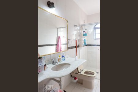 Casa à venda com 275m², 6 quartos e 4 vagas Casa à venda com 275m², 6 quartos e 4 vagasBanheiro Social