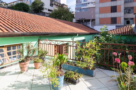 Casa à venda com 275m², 6 quartos e 4 vagas Casa à venda com 275m², 6 quartos e 4 vagasSacada da Suíte 1