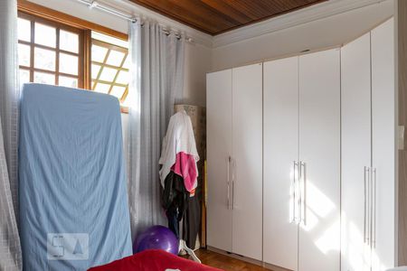 Casa à venda com 275m², 6 quartos e 4 vagas Casa à venda com 275m², 6 quartos e 4 vagasCasa 2 - Quarto 1