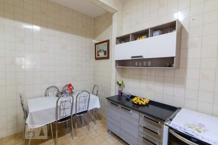 Casa à venda com 600m², 7 quartos e 2 vagas Casa à venda com 600m², 7 quartos e 2 vagasCozinha 4