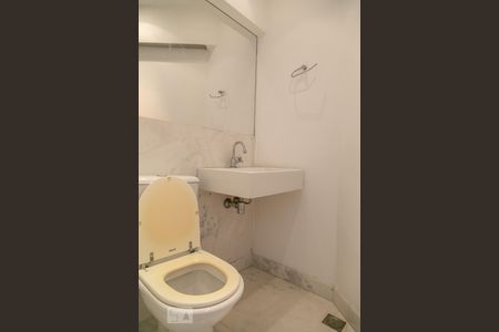 Lavabo de apartamento para alugar com 4 quartos, 150m² em Funcionários, Belo Horizonte