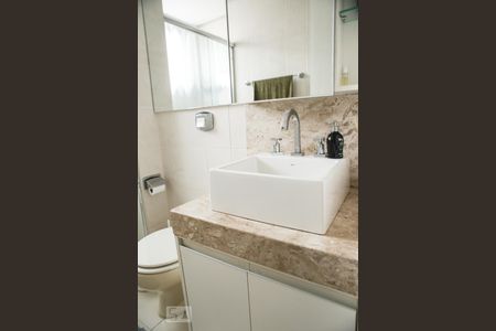 Apartamento à venda com 98m², 2 quartos e 1 vaga Apartamento à venda com 98m², 2 quartos e 1 vagaBanheiro 1