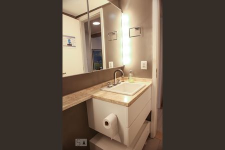 Apartamento à venda com 98m², 2 quartos e 1 vaga Apartamento à venda com 98m², 2 quartos e 1 vagaBanheiro 2