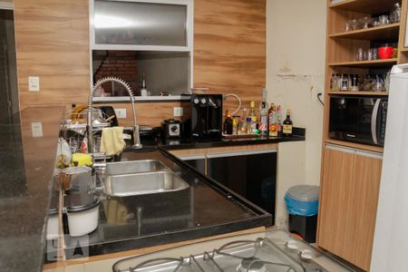 Casa à venda com 300m², 4 quartos e sem vaga Casa à venda com 300m², 4 quartos e sem vagacozinha