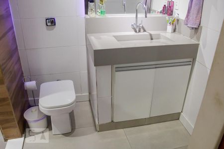 Casa à venda com 300m², 4 quartos e sem vaga Casa à venda com 300m², 4 quartos e sem vagabanheiro social