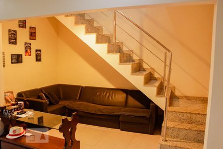 Casa à venda com 300m², 4 quartos e sem vaga Casa à venda com 300m², 4 quartos e sem vagaquarto 1