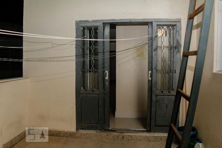 Casa à venda com 300m², 4 quartos e sem vaga Casa à venda com 300m², 4 quartos e sem vagavaranda do segundo andar