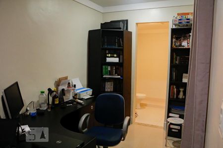 Casa à venda com 300m², 4 quartos e sem vaga Casa à venda com 300m², 4 quartos e sem vagaquarto 4 suíte