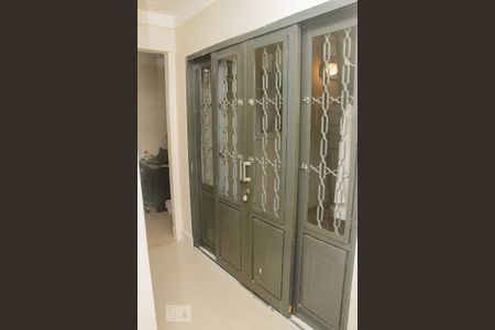 Casa à venda com 300m², 4 quartos e sem vaga Casa à venda com 300m², 4 quartos e sem vagaquarto 4