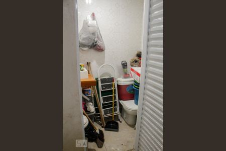 Casa à venda com 300m², 4 quartos e sem vaga Casa à venda com 300m², 4 quartos e sem vagalavanderia