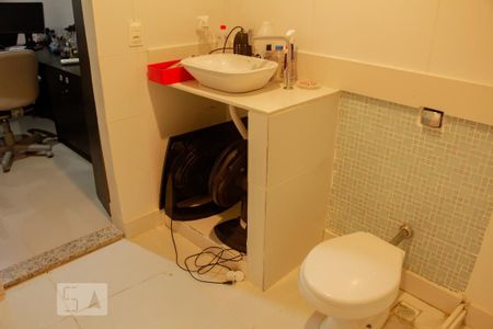 Casa à venda com 300m², 4 quartos e sem vaga Casa à venda com 300m², 4 quartos e sem vagaquarto 4 suíte