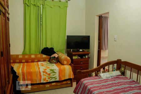 Casa à venda com 300m², 4 quartos e sem vaga Casa à venda com 300m², 4 quartos e sem vagaquarto 1