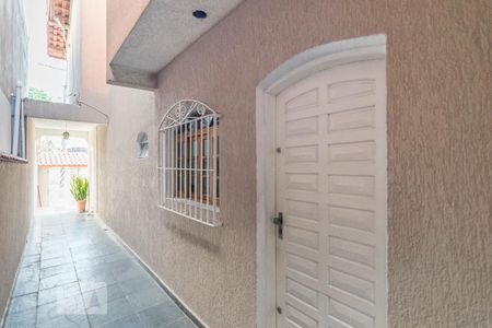 Casa à venda com 235m², 4 quartos e 5 vagas Casa à venda com 235m², 4 quartos e 5 vagasCorredor