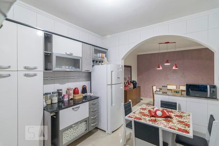 Casa à venda com 235m², 4 quartos e 5 vagas Casa à venda com 235m², 4 quartos e 5 vagasCozinha
