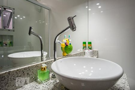 Casa de condomínio à venda com 119m², 2 quartos e 2 vagas Casa de condomínio à venda com 119m², 2 quartos e 2 vagasBanheiro da Suíte 2
