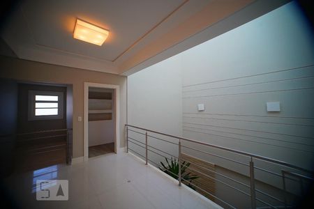 Casa à venda com 500m², 5 quartos e 5 vagashall escada