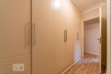 Apartamento à venda com 192m², 3 quartos e 2 vagas Apartamento à venda com 192m², 3 quartos e 2 vagasQuarto 3