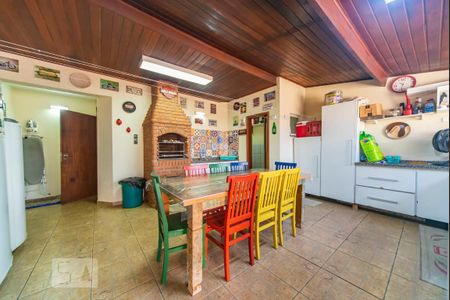 Apartamento à venda com 192m², 3 quartos e 2 vagas Apartamento à venda com 192m², 3 quartos e 2 vagasÁrea Gourmet