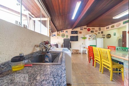 Apartamento à venda com 192m², 3 quartos e 2 vagas Apartamento à venda com 192m², 3 quartos e 2 vagasÁrea de Serviço