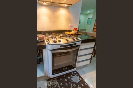 Apartamento à venda com 192m², 3 quartos e 2 vagas Apartamento à venda com 192m², 3 quartos e 2 vagasFogão