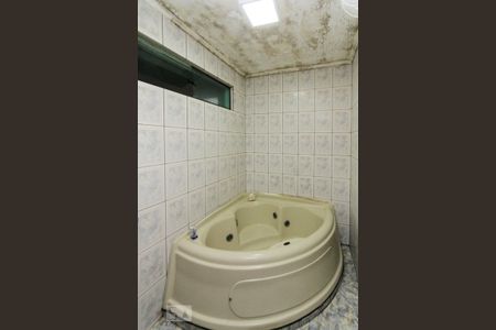 Casa à venda com 118m², 2 quartos e 2 vagas Casa à venda com 118m², 2 quartos e 2 vagasBanheiro