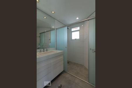 Apartamento à venda com 138m², 2 quartos e 2 vagas Apartamento à venda com 138m², 2 quartos e 2 vagasBanheiro da suíte