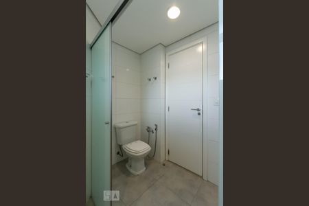 Apartamento à venda com 138m², 2 quartos e 2 vagas Apartamento à venda com 138m², 2 quartos e 2 vagasBanheiro da suíte