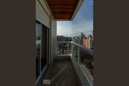 Apartamento à venda com 138m², 2 quartos e 2 vagas Apartamento à venda com 138m², 2 quartos e 2 vagasVaranda da suíte 1