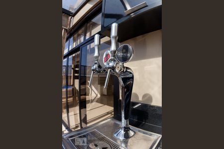 Apartamento à venda com 229m², 4 quartos e 3 vagas Apartamento à venda com 229m², 4 quartos e 3 vagasChopeira