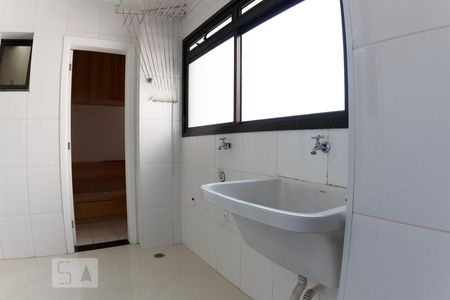 Apartamento à venda com 229m², 4 quartos e 3 vagas Apartamento à venda com 229m², 4 quartos e 3 vagasÁrea de Serviço