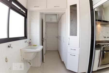 Apartamento à venda com 229m², 4 quartos e 3 vagas Apartamento à venda com 229m², 4 quartos e 3 vagasÁrea de Serviço