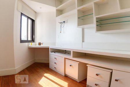 Apartamento à venda com 229m², 4 quartos e 3 vagas Apartamento à venda com 229m², 4 quartos e 3 vagasQuarto 1