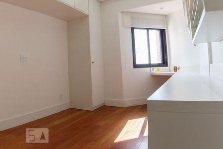 Apartamento à venda com 229m², 4 quartos e 3 vagas Apartamento à venda com 229m², 4 quartos e 3 vagasQuarto 1