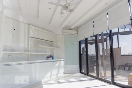 Apartamento à venda com 229m², 4 quartos e 3 vagas Apartamento à venda com 229m², 4 quartos e 3 vagasSala 2