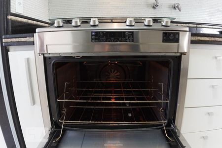 Apartamento à venda com 229m², 4 quartos e 3 vagas Apartamento à venda com 229m², 4 quartos e 3 vagasDetalhe cozinha