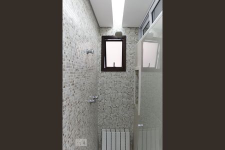 Apartamento à venda com 229m², 4 quartos e 3 vagas Apartamento à venda com 229m², 4 quartos e 3 vagasBanheiro 2