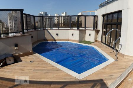 Apartamento à venda com 229m², 4 quartos e 3 vagas Apartamento à venda com 229m², 4 quartos e 3 vagasPiscina