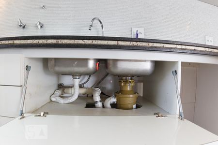 Apartamento à venda com 229m², 4 quartos e 3 vagas Apartamento à venda com 229m², 4 quartos e 3 vagasDetalhe cozinha