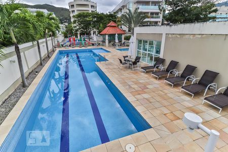 Apartamento à venda com 120m², 3 quartos e 2 vagasPiscina