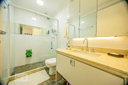 Apartamento à venda com 300m², 4 quartos e 3 vagas Apartamento à venda com 300m², 4 quartos e 3 vagasBanheiro Social