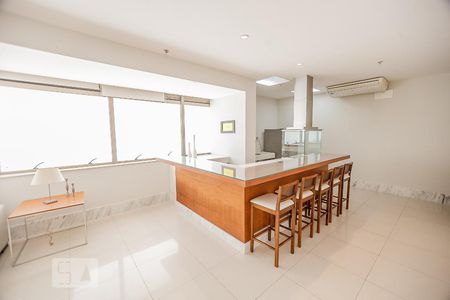 Apartamento à venda com 300m², 4 quartos e 3 vagas Apartamento à venda com 300m², 4 quartos e 3 vagasÁrea Comum - Playground