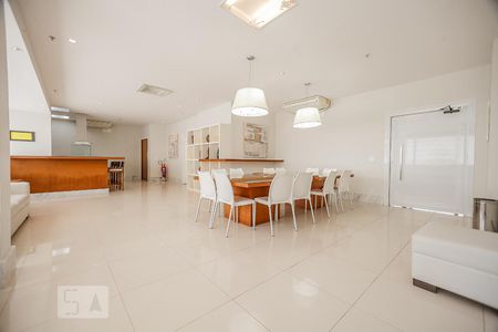 Apartamento à venda com 300m², 4 quartos e 3 vagas Apartamento à venda com 300m², 4 quartos e 3 vagasÁrea comum - Salão de festas