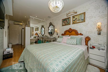 Apartamento à venda com 300m², 4 quartos e 3 vagas Apartamento à venda com 300m², 4 quartos e 3 vagasQuarto 2 - Suíte