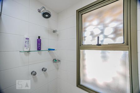 Apartamento à venda com 300m², 4 quartos e 3 vagas Apartamento à venda com 300m², 4 quartos e 3 vagasBanheiro Social