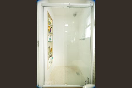 Apartamento à venda com 300m², 4 quartos e 3 vagas Apartamento à venda com 300m², 4 quartos e 3 vagasBanheiro da Suíte