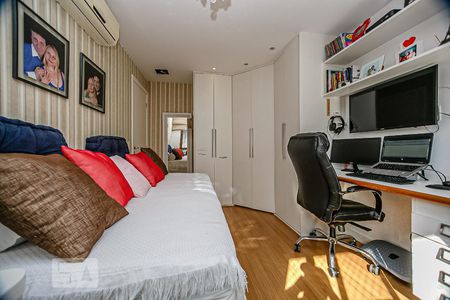 Apartamento à venda com 300m², 4 quartos e 3 vagas Apartamento à venda com 300m², 4 quartos e 3 vagasQuartop 1