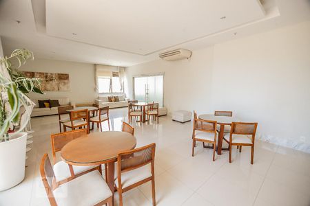 Apartamento à venda com 300m², 4 quartos e 3 vagas Apartamento à venda com 300m², 4 quartos e 3 vagasÁrea Comum - Playground