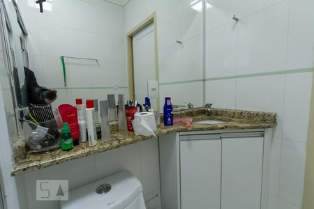 Apartamento à venda com 150m², 3 quartos e 2 vagas Apartamento à venda com 150m², 3 quartos e 2 vagasBanheiro da suíte 1
