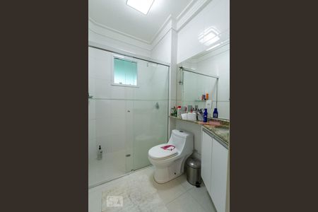 Apartamento à venda com 150m², 3 quartos e 2 vagas Apartamento à venda com 150m², 3 quartos e 2 vagasBanheiro da suíte 1